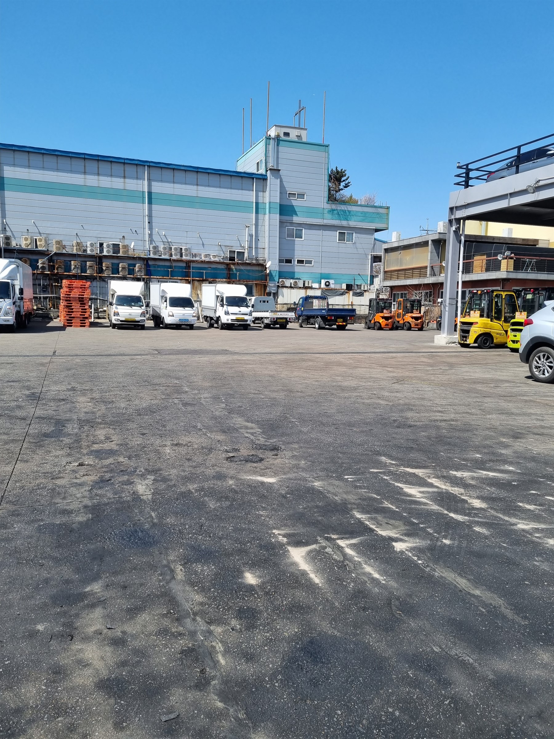 Port yard and shipment preparation